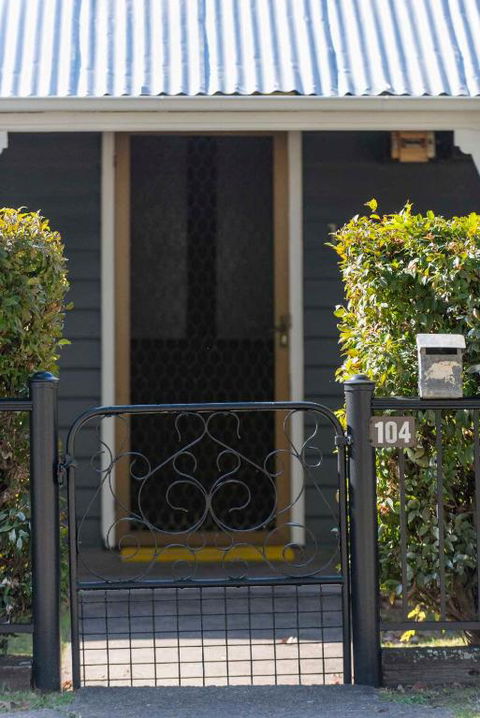 The Grey House - Australian Directory 4