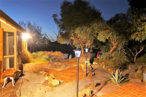 Eleebana Guest House - Australian Directory 1