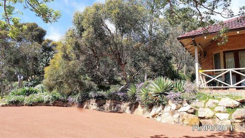 Eleebana Guest House - Australian Directory 5