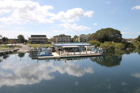 CHILL OUT LAKESIDE At FORSTER - Australian Directory 3