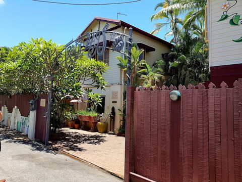Tropic Days Backpackers - Australian Directory 0