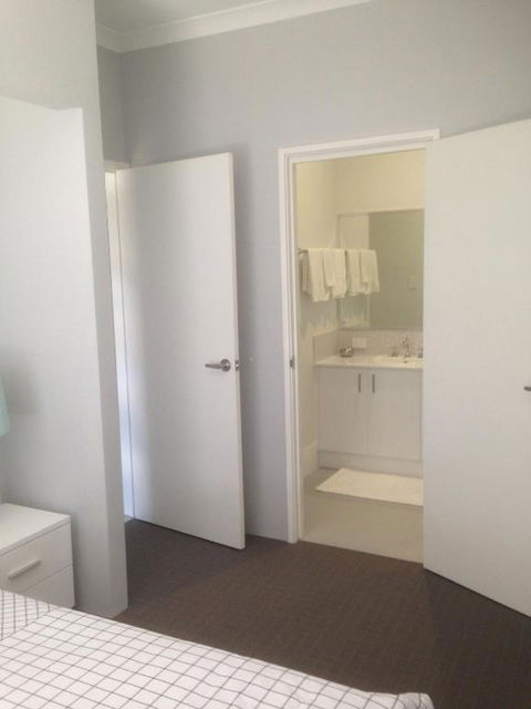 Eden Beach Holiday Getaway - Australian Directory 5