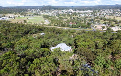 Eagles Nest - Australian Directory 2