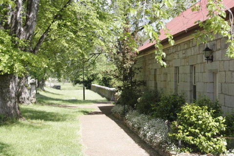 Elm Trees Accommodation At Ross - Australian Directory 5