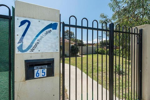 Victoria Park Lodge - Hostel - Australian Directory 2