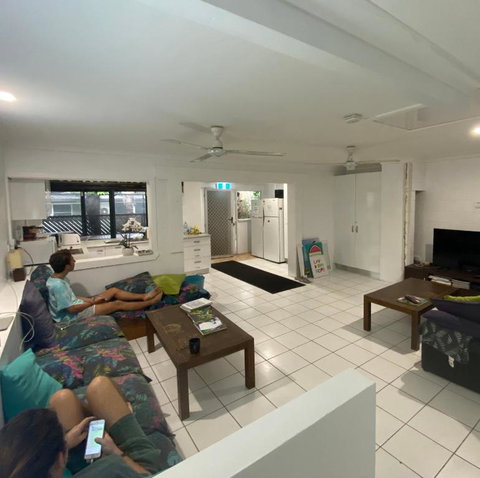 Cairns Beaches Flashpackers - Australian Directory 3