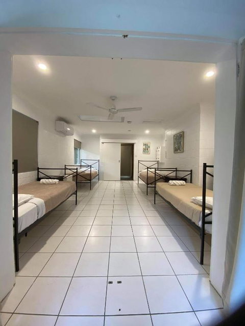 Cairns Beaches Flashpackers - Australian Directory 5