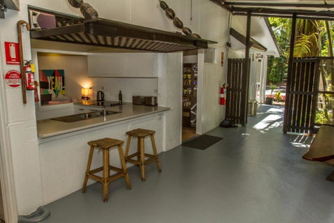 Cairns Beaches Flashpackers - Australian Directory 1