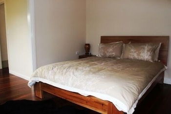 Flame Hill Vineyard - Australian Directory 2