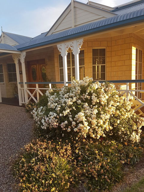 Grovely House Bed & Breakfast - Australian Directory 0