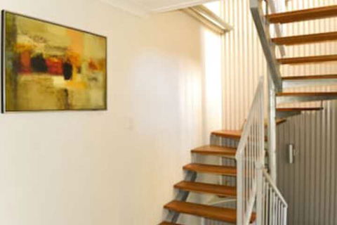 Seaspray Apartments - Australian Directory 4