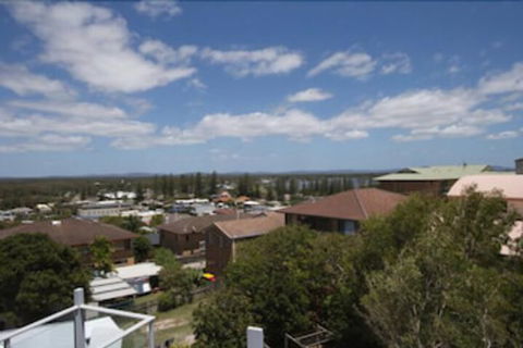 Seaspray Apartments - Australian Directory 2