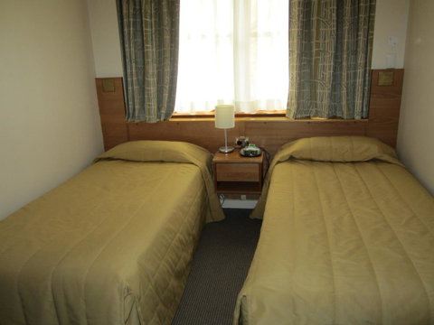 University House - ANU - Australian Directory 40