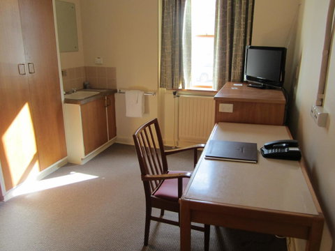University House - ANU - Australian Directory 44