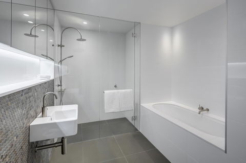 Vibe Hotel Canberra - Australian Directory 32