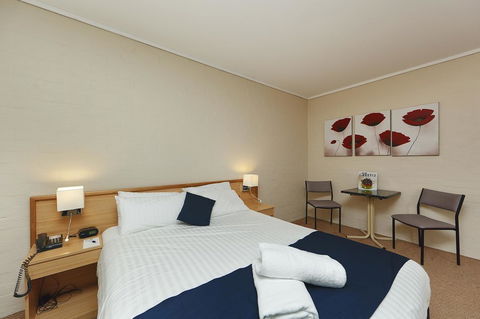 Ibis Styles Canberra - Australian Directory 42