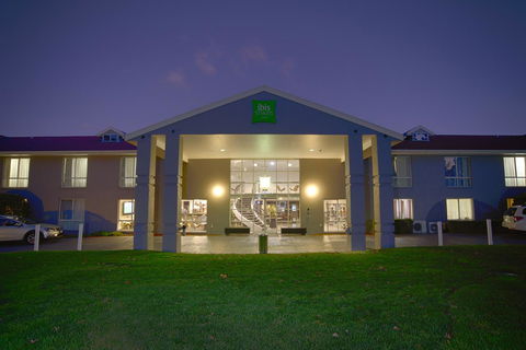 Ibis Styles Canberra - Australian Directory 5