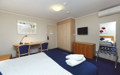 Ibis Styles Canberra - Australian Directory 38