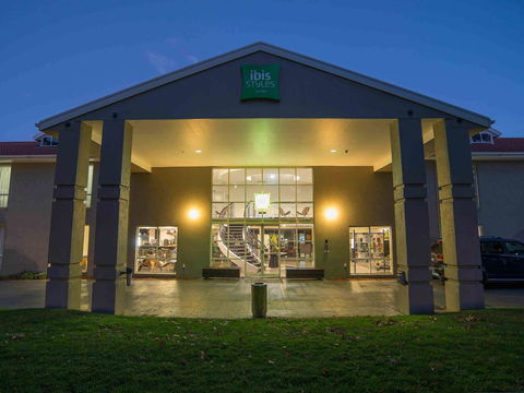 Ibis Styles Canberra - Australian Directory 0