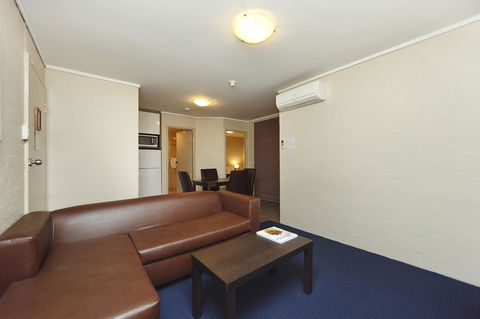 Ibis Styles Canberra - Australian Directory 33