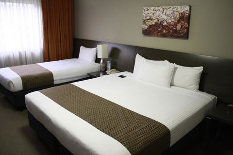 Pavilion On Northbourne - Australian Directory 38