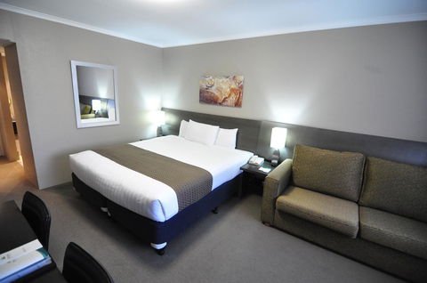 Pavilion On Northbourne - Australian Directory 19