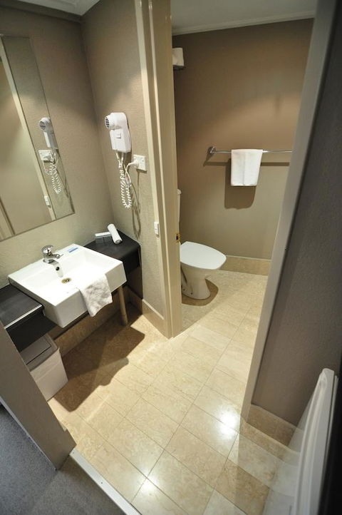Pavilion On Northbourne - Australian Directory 20