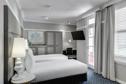 Hotel Kurrajong Canberra - Australian Directory 4