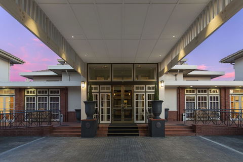 Hotel Kurrajong Canberra - Australian Directory 22