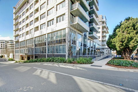 Realm Park 39 Barton ACT - Australian Directory 28