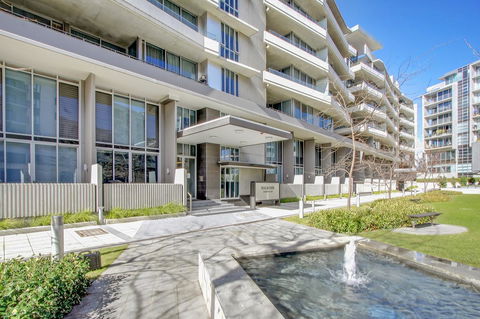 Realm Park 39 Barton ACT - Australian Directory 40