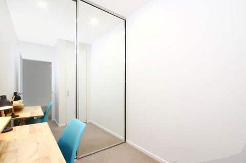 IQ Smart Apartments 704 Braddon ACT - Australian Directory 1