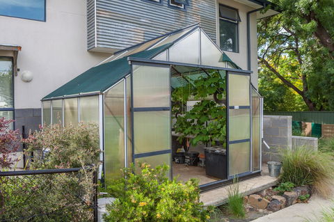 One Of A Kind Apartments - Australian Directory 37