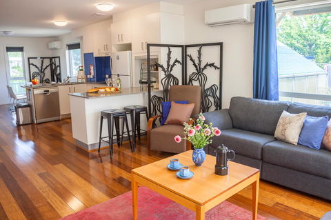 One Of A Kind Apartments - Australian Directory 31