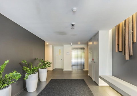 Modern Executive Apt@Barton*1BR*WiFi*Gym*Secure Parking*Canberra - Australian Directory 16