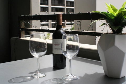Modern Executive Apt@Barton*1BR*WiFi*Gym*Secure Parking*Canberra - Australian Directory 9