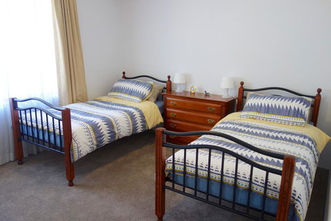 Kingston Comfy Apartment - Australian Directory 2