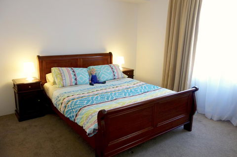 Kingston Comfy Apartment - Australian Directory 1