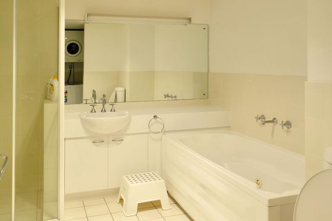 Kingston Comfy Apartment - Australian Directory 7