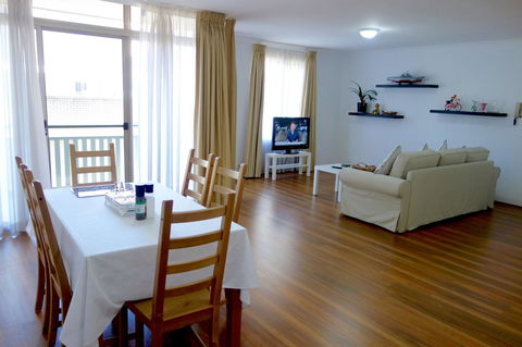 Kingston Comfy Apartment - Australian Directory 4