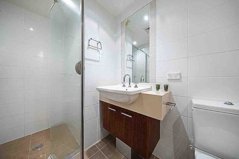 Spacious 1BR Stylish New Acton Apartment +Parking - Australian Directory 17