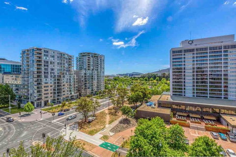 Spacious 1BR Stylish New Acton Apartment +Parking - Australian Directory 18