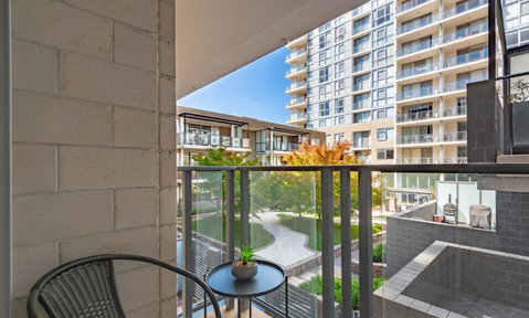 Spacious 1BR Stylish New Acton Apartment +Parking - Australian Directory 6