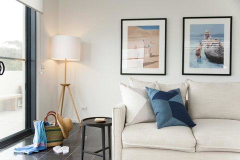 Mollymook Beachfront Penthouse 9 - Australian Directory 8