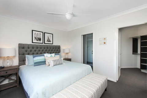 Mollymook Beachfront Penthouse 9 - Australian Directory 11