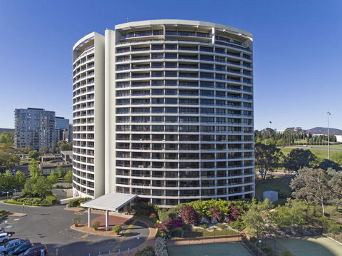 BreakFree Capital Tower Apartments - Australian Directory 8
