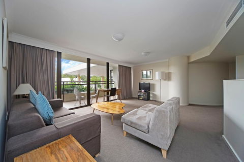 BreakFree Capital Tower Apartments - Australian Directory 25