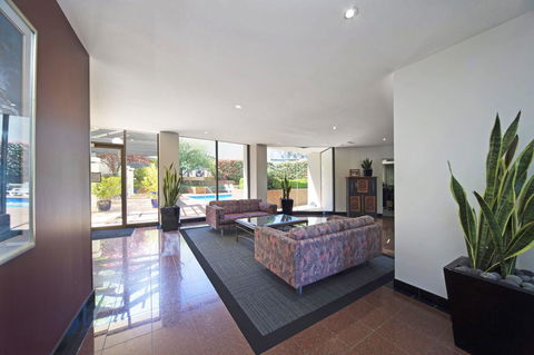 BreakFree Capital Tower Apartments - Australian Directory 22