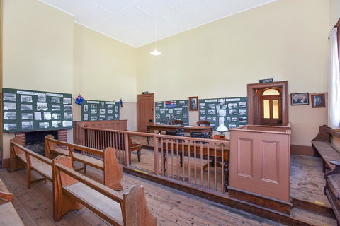 Wellington Courthouse - Australian Directory 28