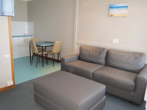 Stansbury Holiday Motel - Australian Directory 5